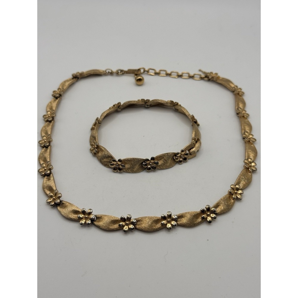 Vintage Trifari Birthday Necklace Bracelet Set Gold Tone Ribbon Flower 16" 6.75"